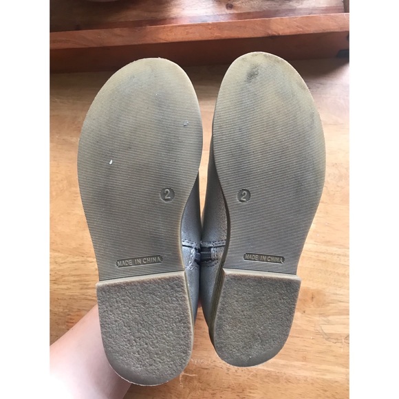 GAP | Girls Silver Chelsea Boot - Picture 6 of 8